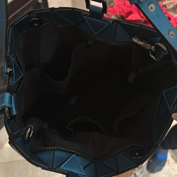 Geometric tiled blue purse - Picture 3 of 5